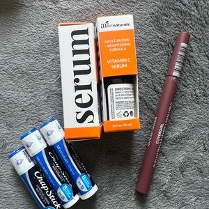 2 Vitamin C Serum and Lip Care Set +3chap stick